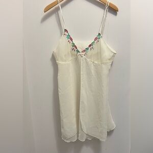 VINTAGE 90’s Y2K Elegant Cream Floral Embroidered Nightgown